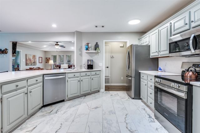 5 Huckleberry Lane, Star Harbor, TX 75148