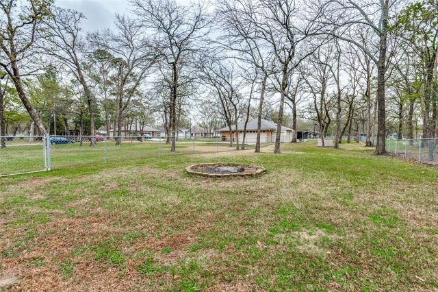 5 Huckleberry Lane, Star Harbor, TX 75148