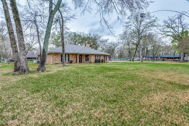 5 Huckleberry Lane, Star Harbor, TX 75148