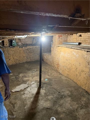 6603 Charter Avenue, Cleveland, OH 44127