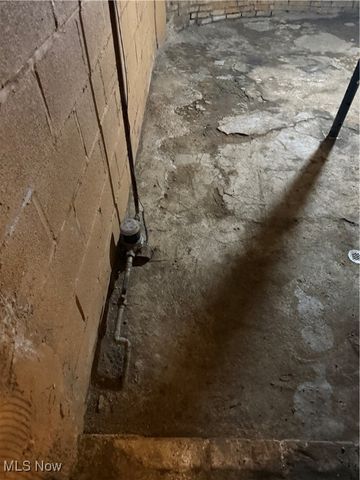 6603 Charter Avenue, Cleveland, OH 44127