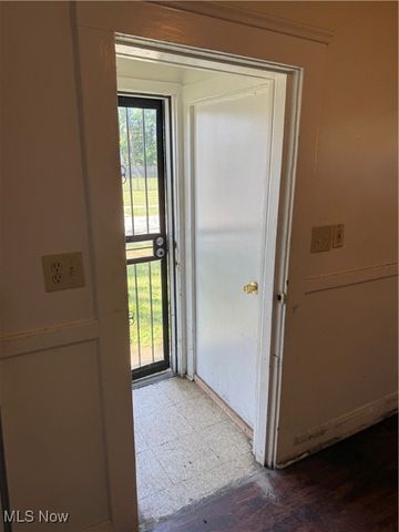 6603 Charter Avenue, Cleveland, OH 44127