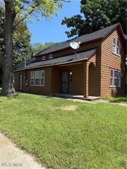 6603 Charter Avenue, Cleveland, OH 44127