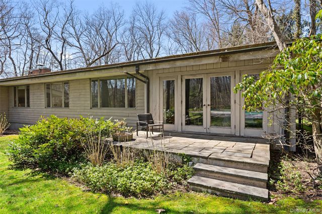 98 Cushman Road, Scarsdale, NY 10583
