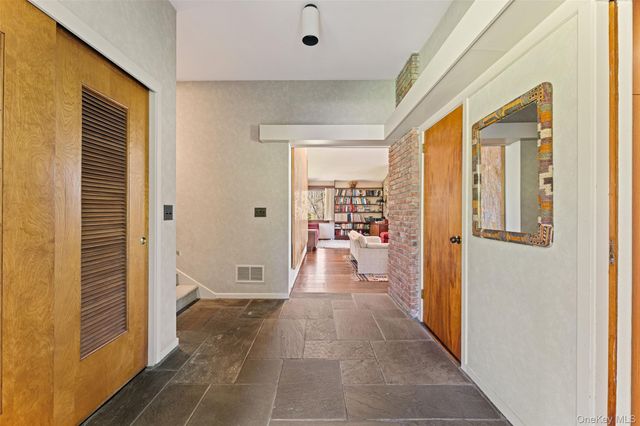 98 Cushman Road, Scarsdale, NY 10583