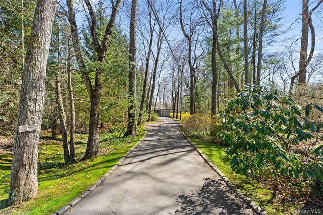 98 Cushman Road, Scarsdale, NY 10583