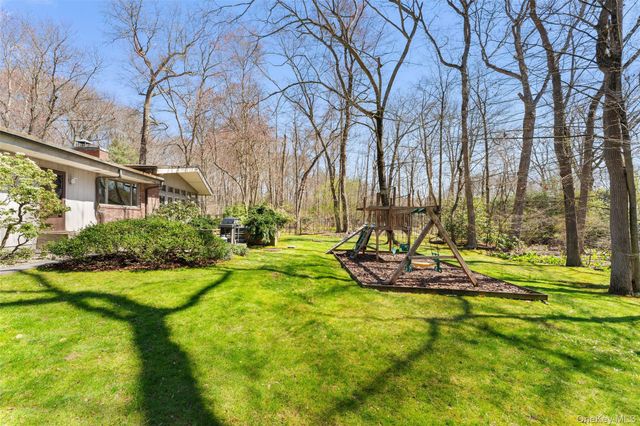 98 Cushman Road, Scarsdale, NY 10583