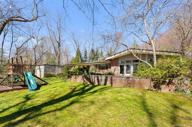 98 Cushman Road, Scarsdale, NY 10583