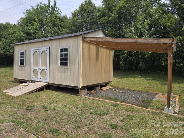 123 Charleston Drive, Mooresville, NC 28117