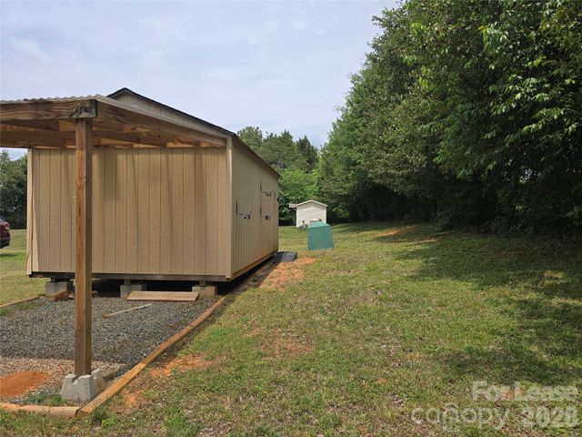 123 Charleston Drive, Mooresville, NC 28117