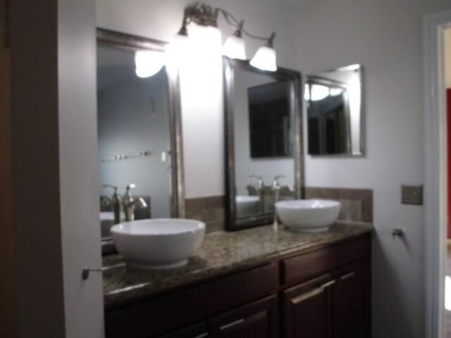 889 Pelham Court, Westerville, OH 43081