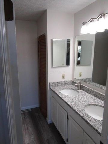 889 Pelham Court, Westerville, OH 43081