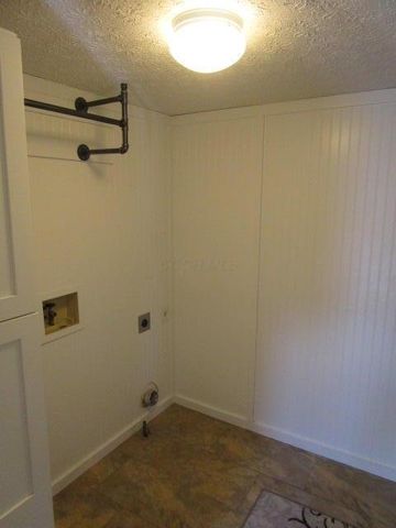 889 Pelham Court, Westerville, OH 43081