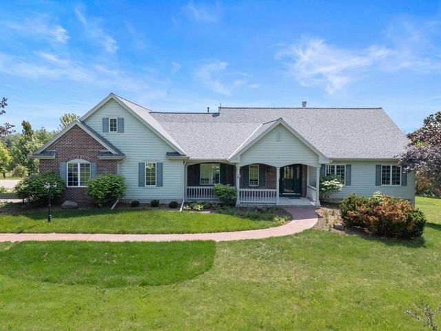 8623 Eagle Ridge DRIVE, Kewaskum, WI 53040