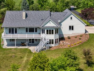 8623 Eagle Ridge DRIVE, Kewaskum, WI 53040