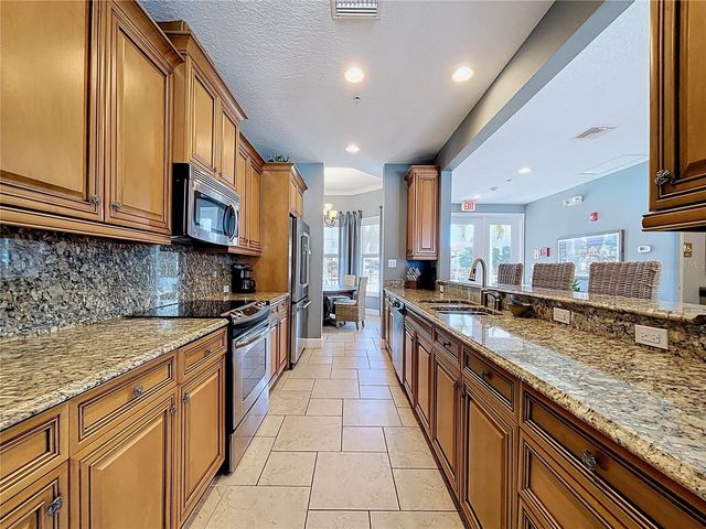 7730 34TH AVE W 303, Bradenton, FL 34209