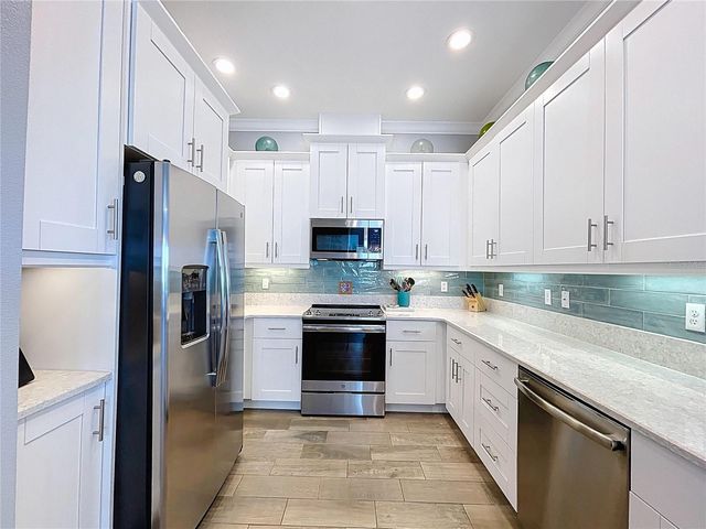 7730 34TH AVE W 303, Bradenton, FL 34209