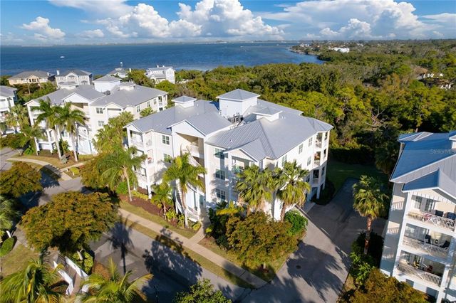 7730 34TH AVE W 303, Bradenton, FL 34209