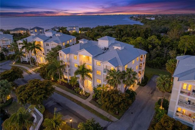 7730 34TH AVE W 303, Bradenton, FL 34209