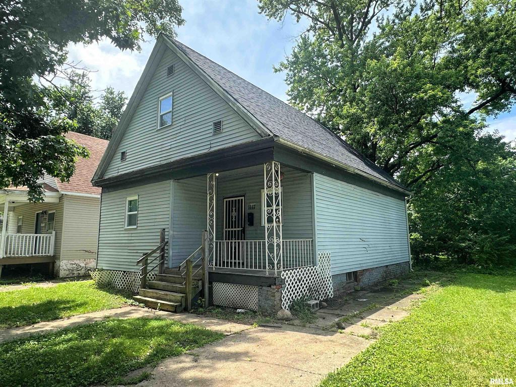 1117 S 12TH Street, Springfield, IL 62703