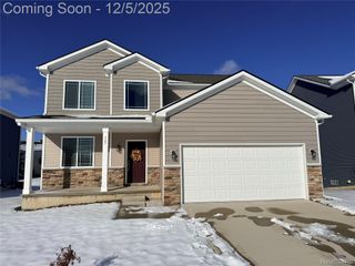327 Hidden River E, Holly Township, MI 48442