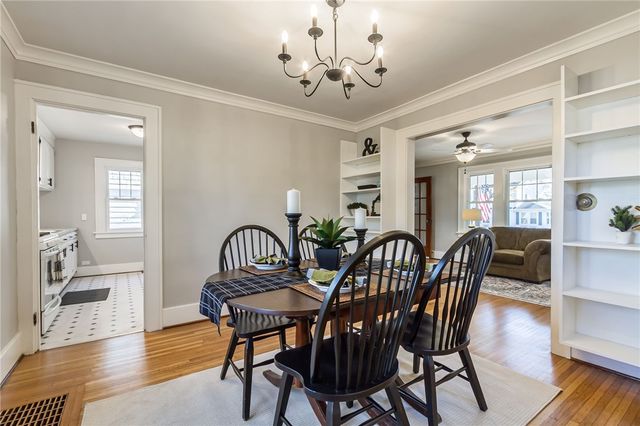 64 Colonial Road, Rochester, NY 14609