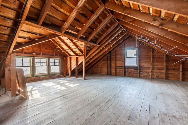 64 Colonial Road, Rochester, NY 14609