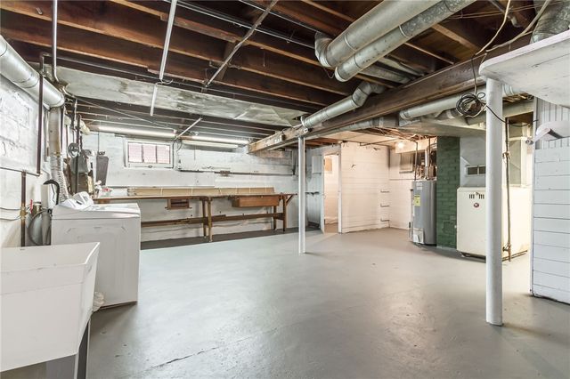 64 Colonial Road, Rochester, NY 14609