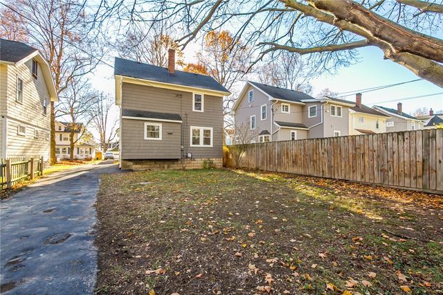 64 Colonial Road, Rochester, NY 14609