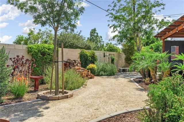 609 Cardinal Lane, Redlands, CA 92374