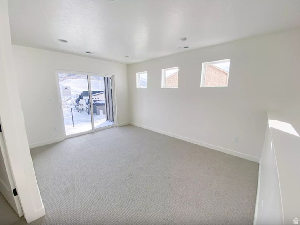 Image 16 of property listing at 5948 N CANYON RIM RD #617, Lehi, UT 84048