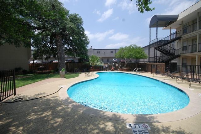 910 Duncan LN 11, Austin, TX 78705