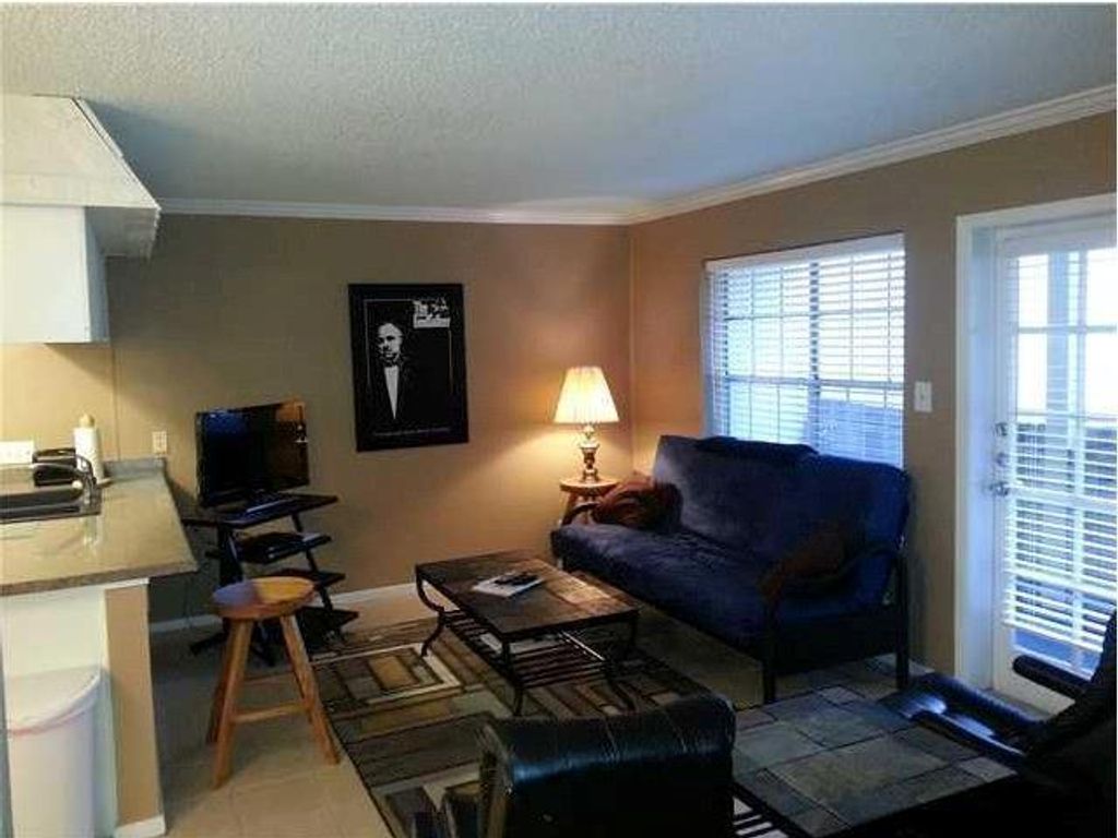 910 Duncan LN 11, Austin, TX 78705
