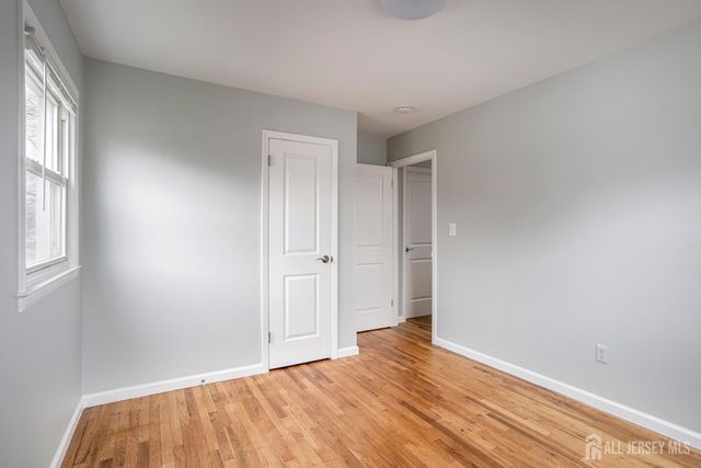 16 Outcalt Road, Middlesex, NJ 08817