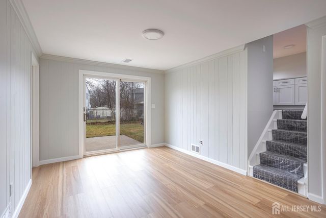 16 Outcalt Road, Middlesex, NJ 08817