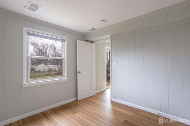16 Outcalt Road, Middlesex, NJ 08817
