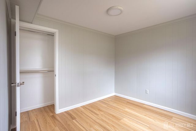 16 Outcalt Road, Middlesex, NJ 08817