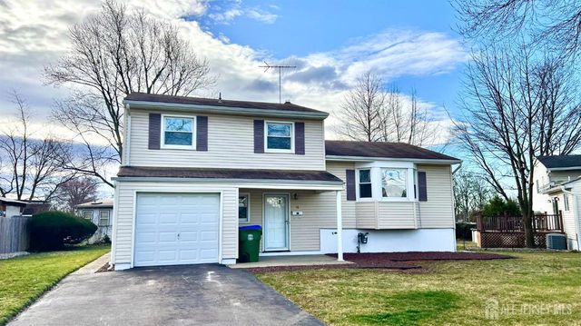 16 Outcalt Road, Middlesex, NJ 08817