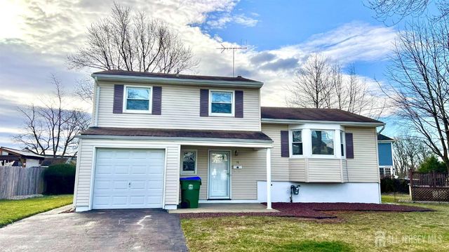 16 Outcalt Road, Middlesex, NJ 08817