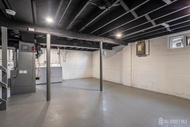 16 Outcalt Road, Middlesex, NJ 08817