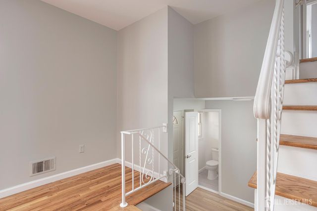 16 Outcalt Road, Middlesex, NJ 08817
