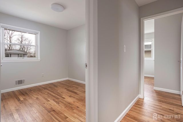 16 Outcalt Road, Middlesex, NJ 08817