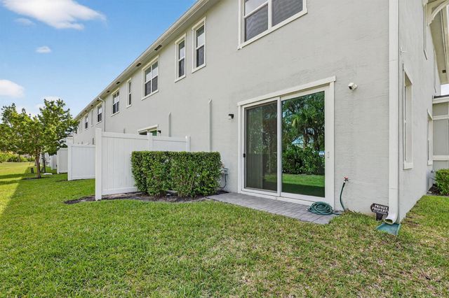 211 SE Woodbark Street, Port St. Lucie, FL 34984