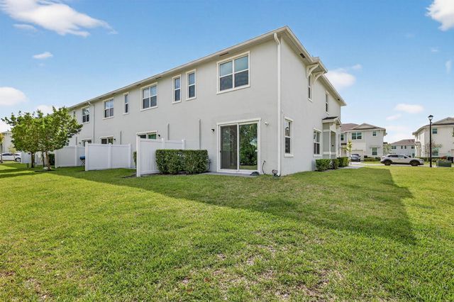 211 SE Woodbark Street, Port St. Lucie, FL 34984