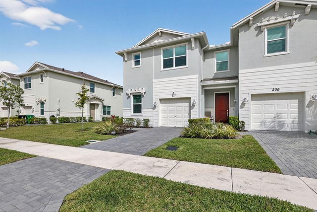 211 SE Woodbark Street, Port St. Lucie, FL 34984