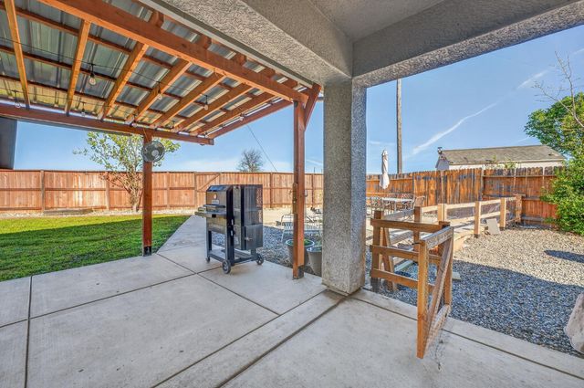 2446 Independence Trl, Plumas Lake, CA 95961