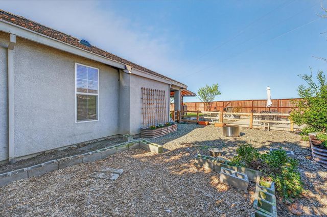 2446 Independence Trl, Plumas Lake, CA 95961