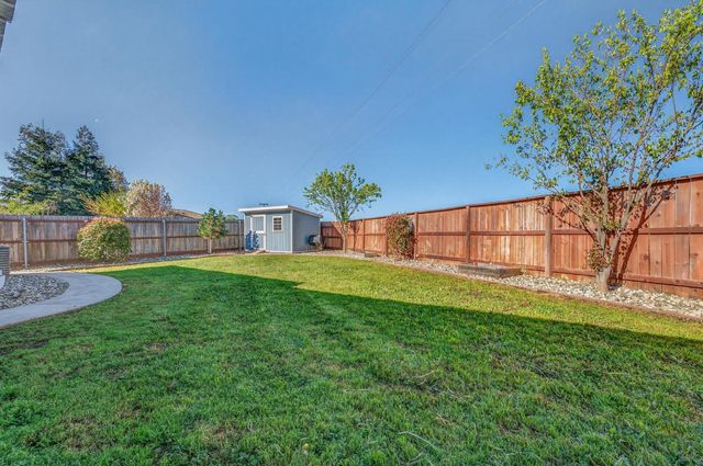 2446 Independence Trl, Plumas Lake, CA 95961