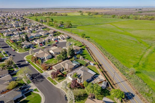 2446 Independence Trl, Plumas Lake, CA 95961