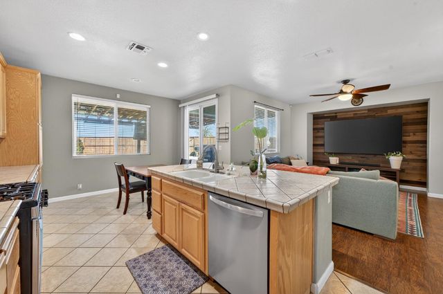 2446 Independence Trl, Plumas Lake, CA 95961